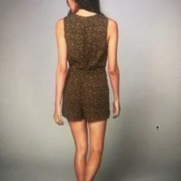 Abercrombie & Fitch Sleeveless Floral Print Shorts Romper - Picture 2 of 9